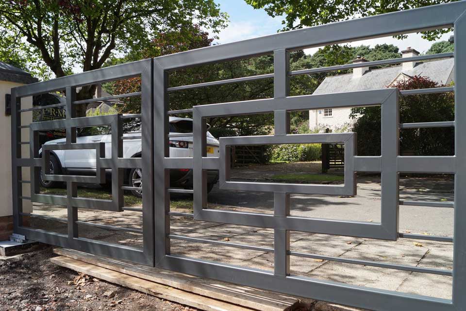 Contemporary Style Entrance Gate