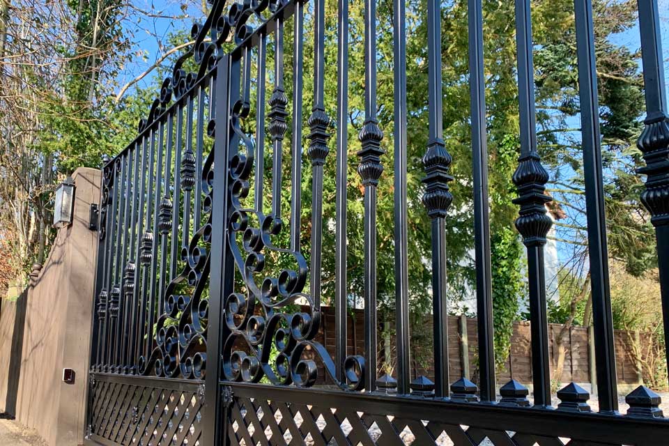 Traditional Style Entrance Gate