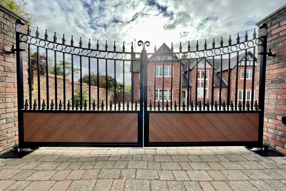 Entrance Gate with Composite Panel