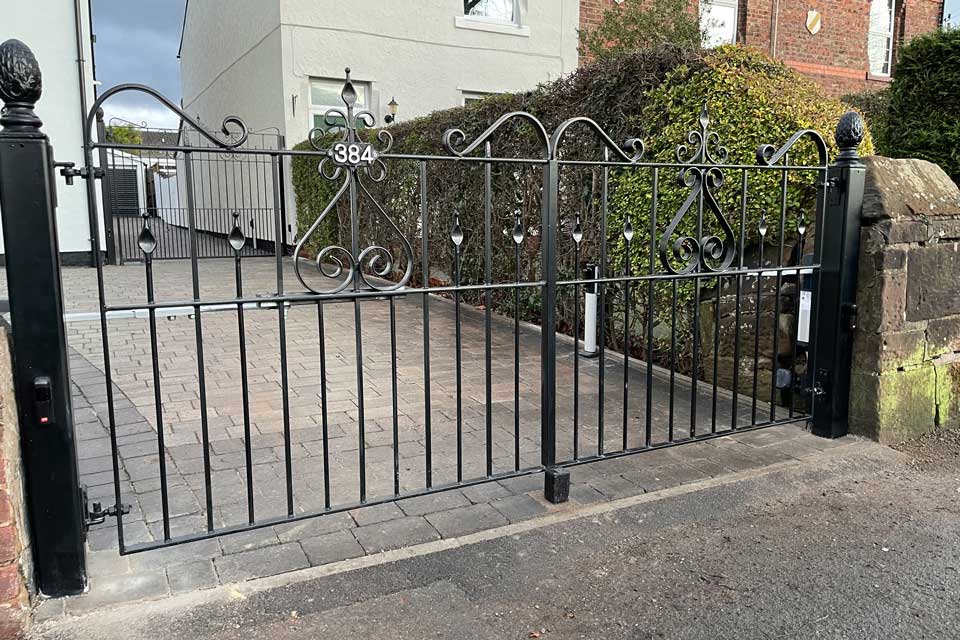Traditional Driveway Gate