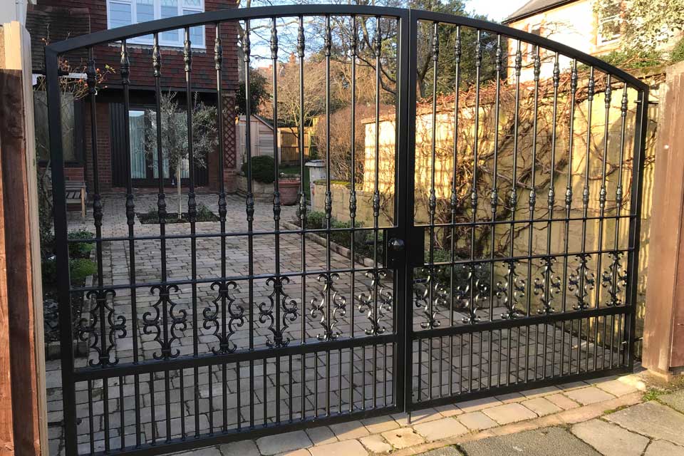 Traditional Style Entrance Gate
