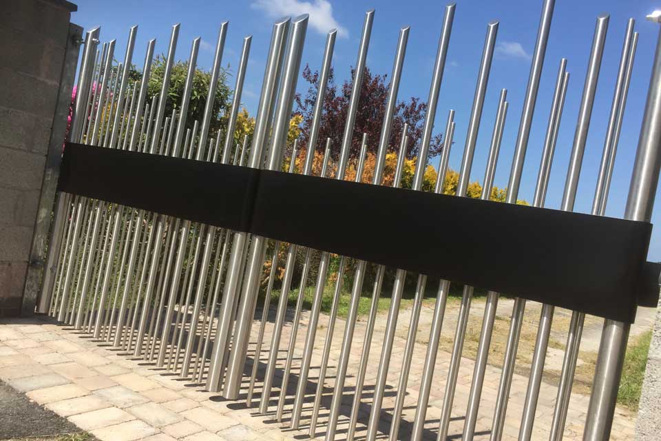 Modern Stainless Steel Entrance Gate